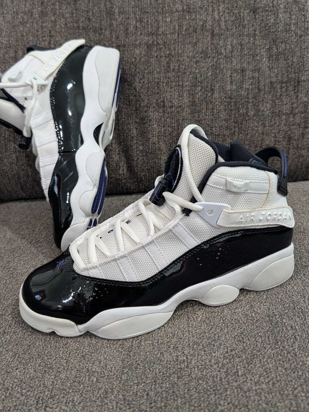Jordan Retro White/Black with Blue Accents - Picture 7 of 10
